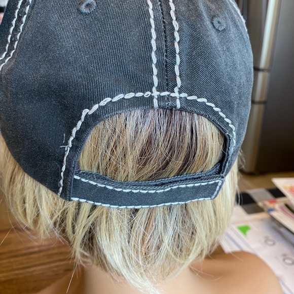 Distressed cap, hat - Picture 3 of 3
